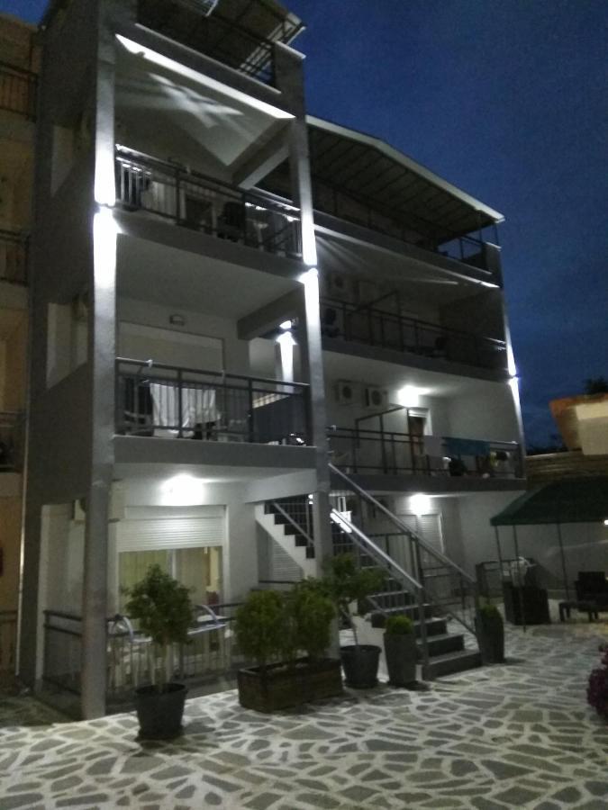 Studios Maria Потос Екстериор снимка